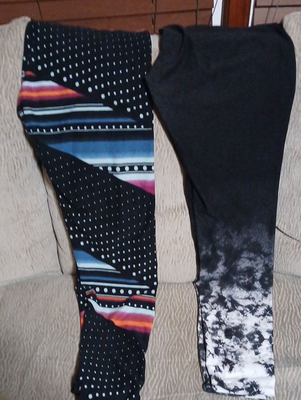 LuLaRoe Black Leggings with White-Gray Marbled Dip And A Polka Dot Geometric TC